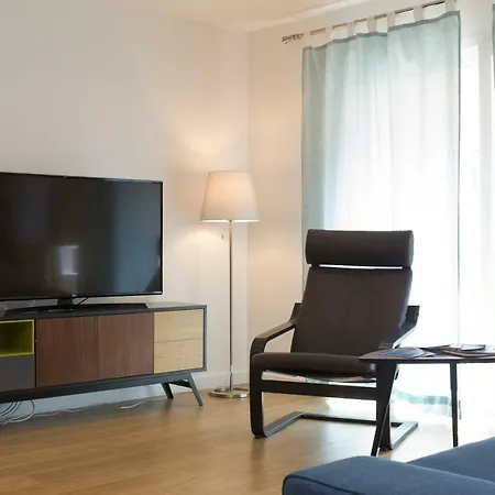 Modern Apartment *